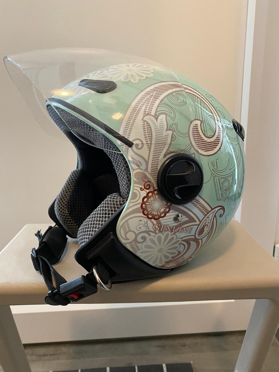 Damen Vespa Helm / Größe S in 8045 Graz für € 50,00 zum Verkauf Shpock AT