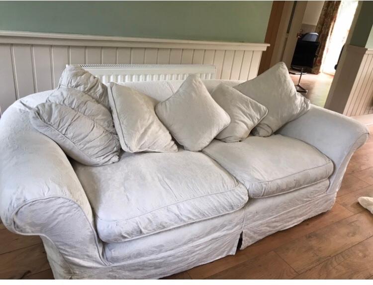 Large 2 seater Tetrad Loose cover sofa. Cream in Runnymede for £110.00