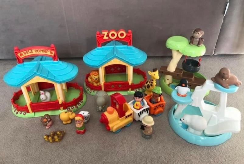 Happyland Zoo Set in IG9 Forest for £10.00 for sale Shpock