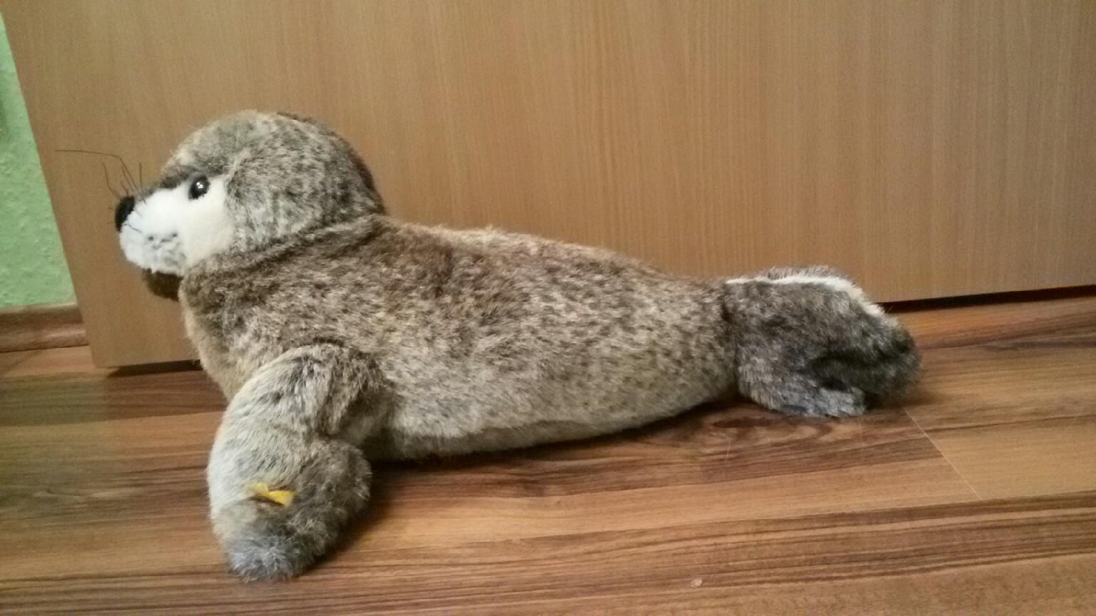 Steiff Robbe "Robby" Nr. 063107 in 61389 Schmitten for €60.00 for sale