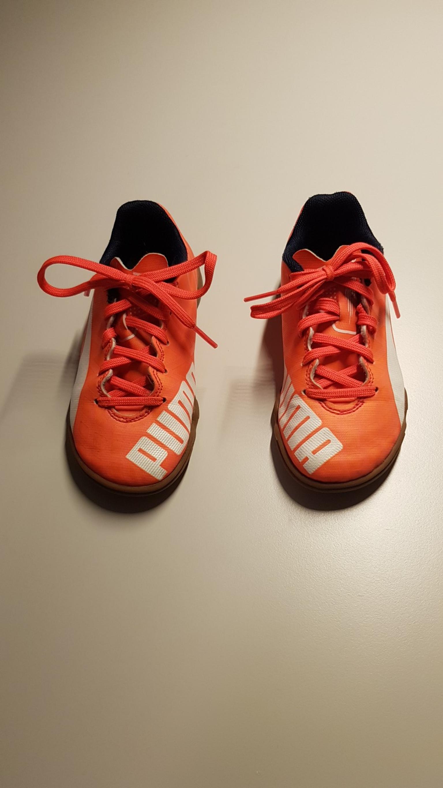 PUMA HALLEN SCHUHE SPORT FUSSBALL HELLE SOHLE KINDER GR. 35
