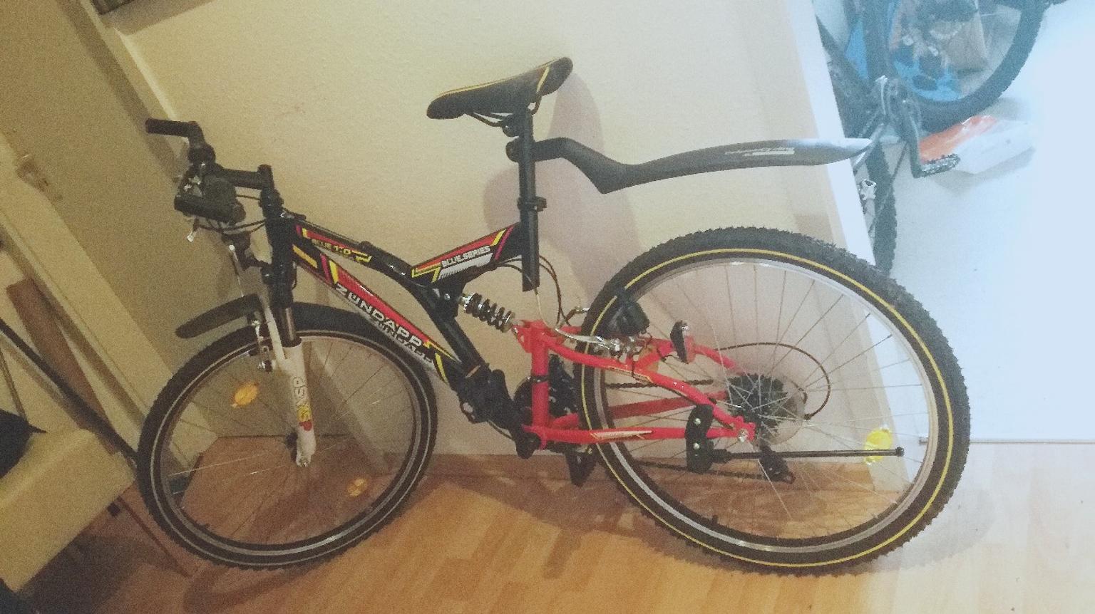 fahrräder anmalen und als zierde aufstellen