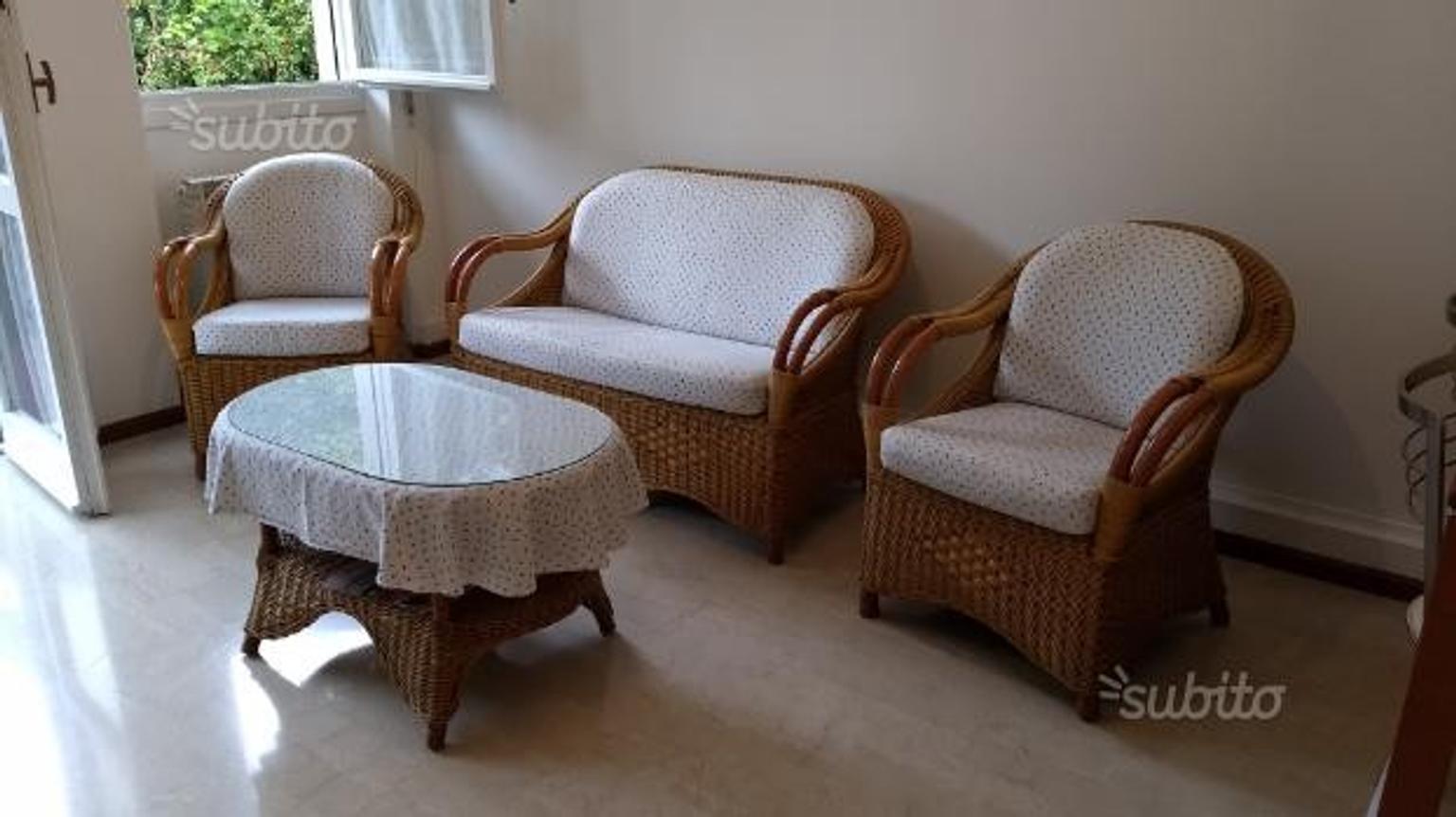 Divani in vimini (rattan) in 22038 Lipomo for €150.00 for sale Shpock