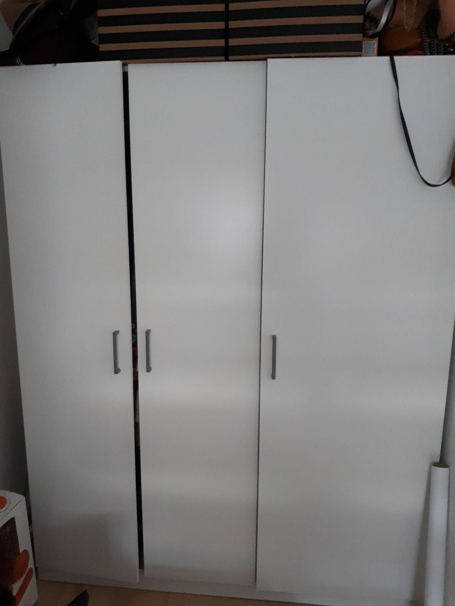 Ikea Dombas Kleiderschrank in 51061 Köln for €50.00 for sale Shpock