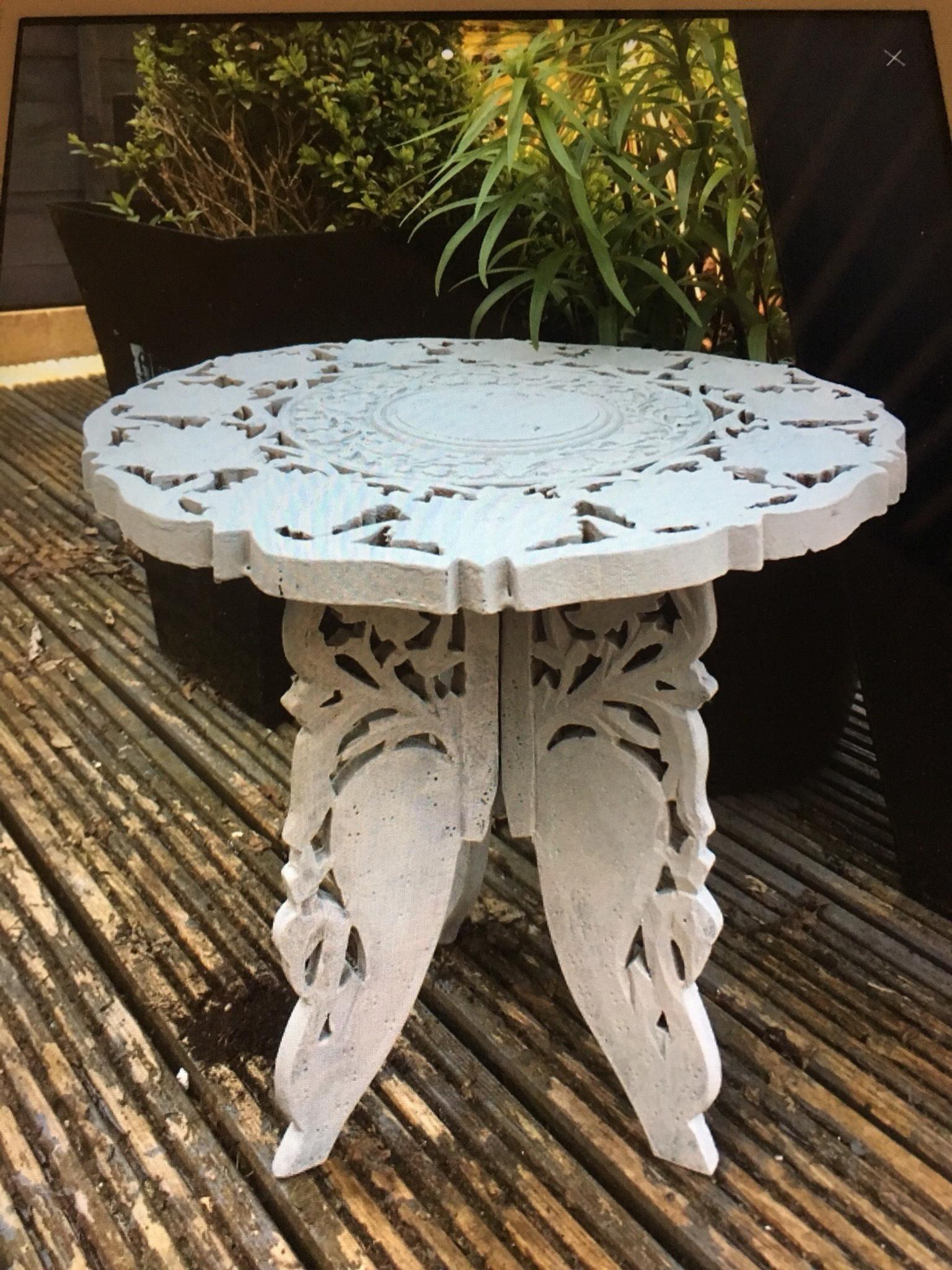 Small shabby chic table great in garden in M26 Bolton for £12.00 for