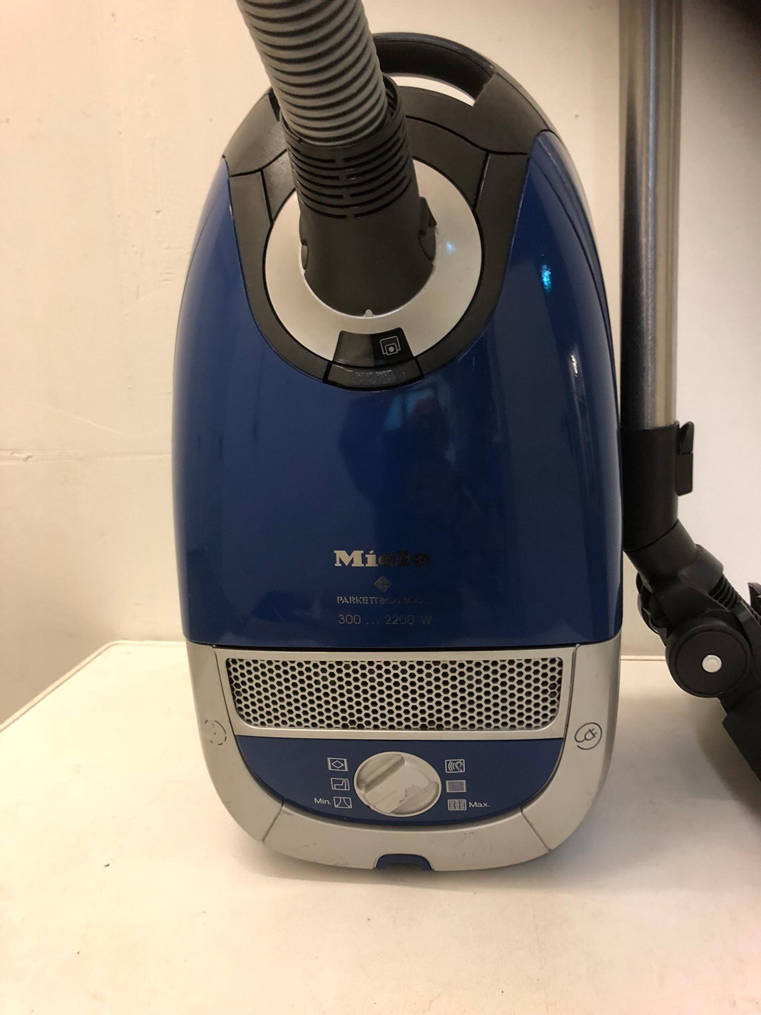 Miele Parkett & Co 5000 Bodenstaubsauger in 6060 Hall in