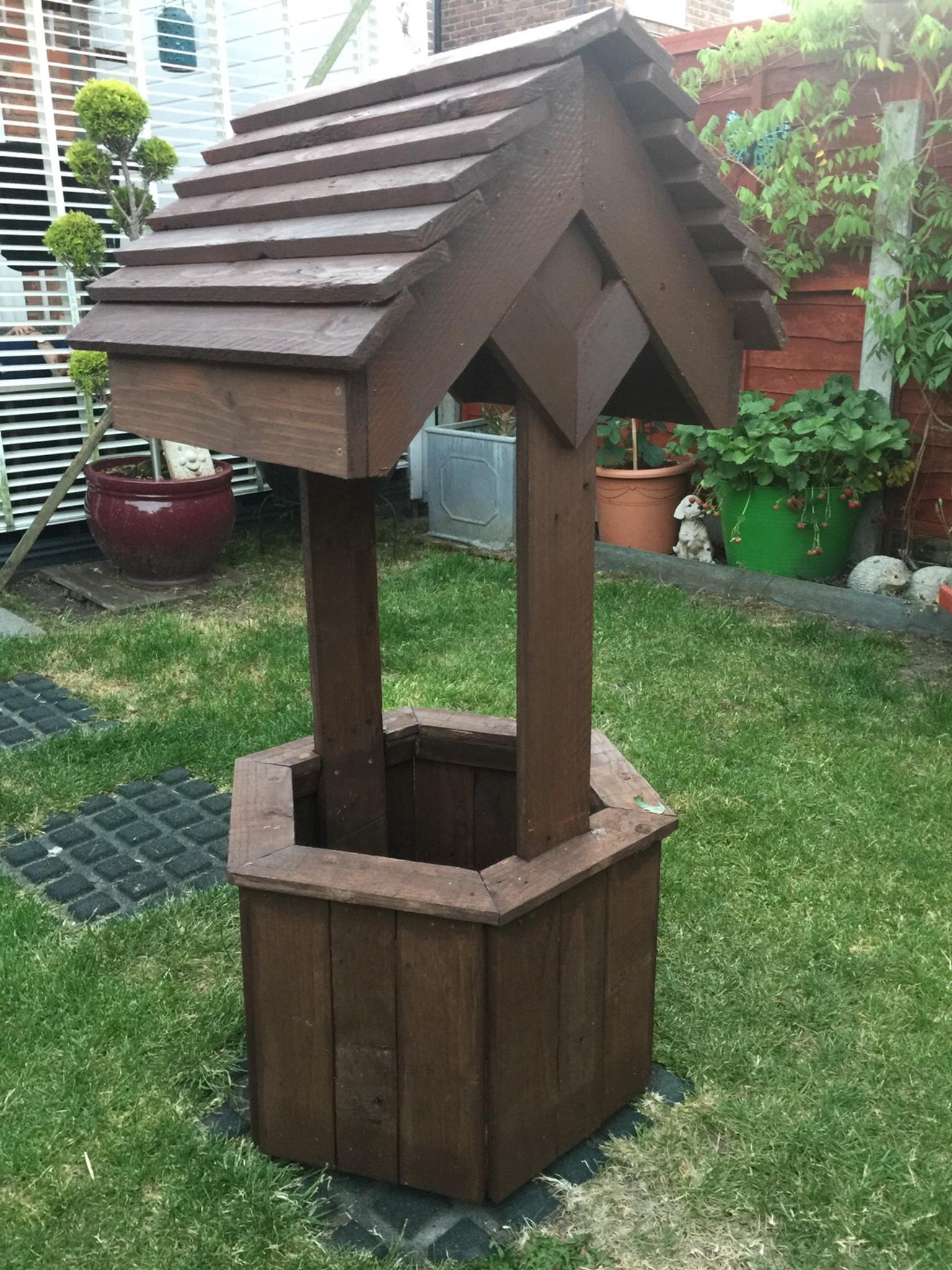Large Wooden Wishing Well Garden Planter in SK5 Stockport for £40.00