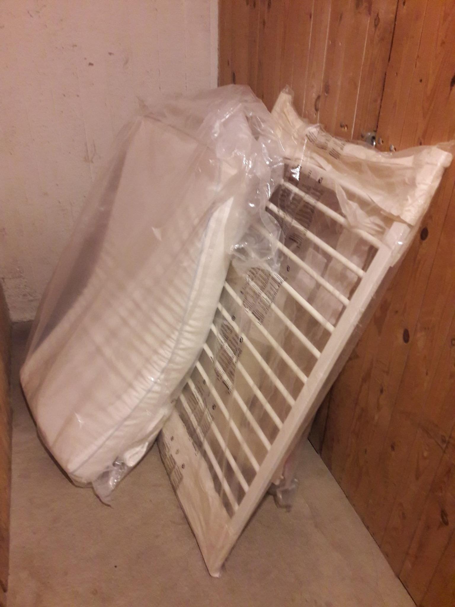 Ikea Hensvik Spjälsäng IKEA Hensvik spjälsäng madrass spjälskydd in 168 44 Blackeberg for SEK