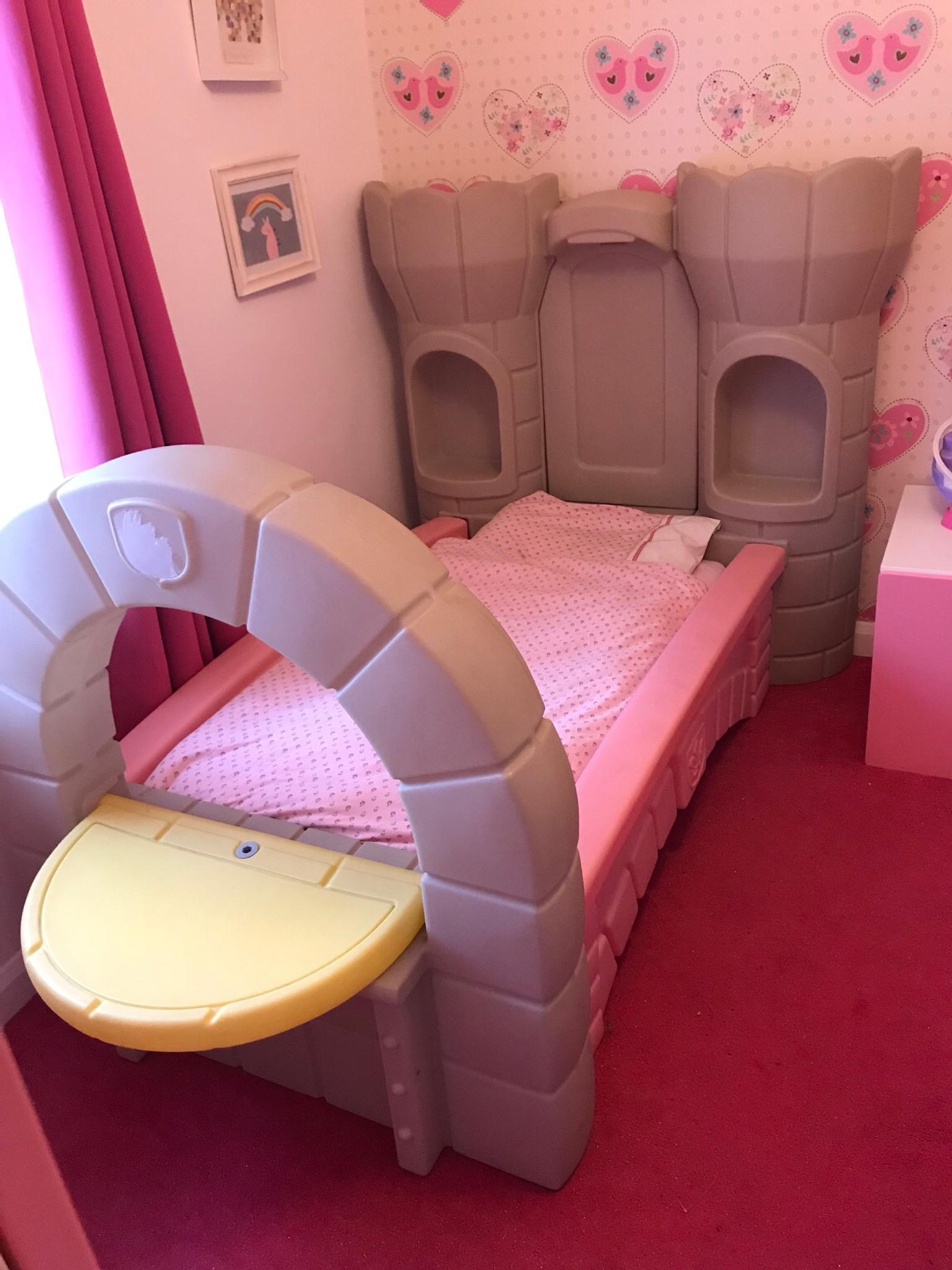 Little tikes Princess castle bed + bedding in PL26 Treverbyn for £60.00
