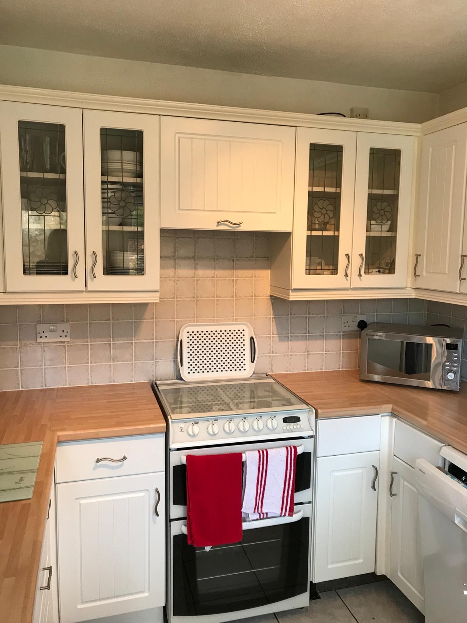 B&Q Chilton Country style kitchen doors White in WS15 Cannock Chase for