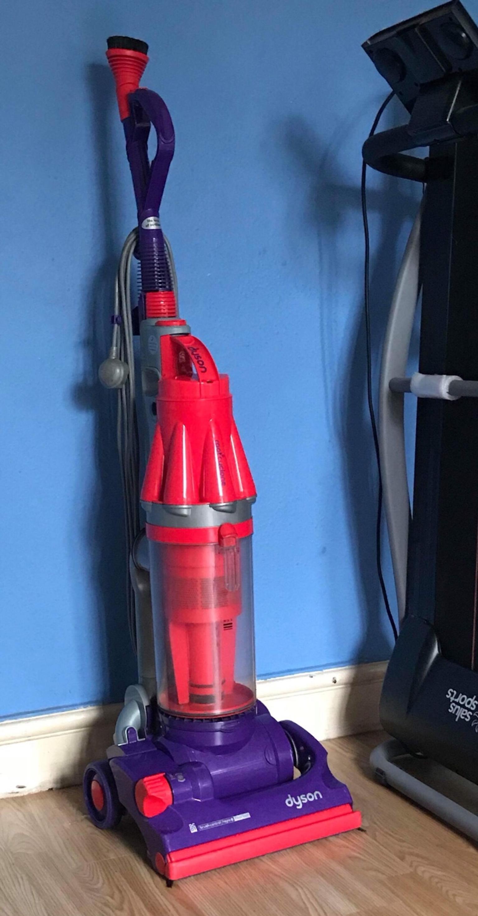 Dyson DC07 Root 8 Cyclone Upright Vacuum in WR11 Wychavon for £40.00