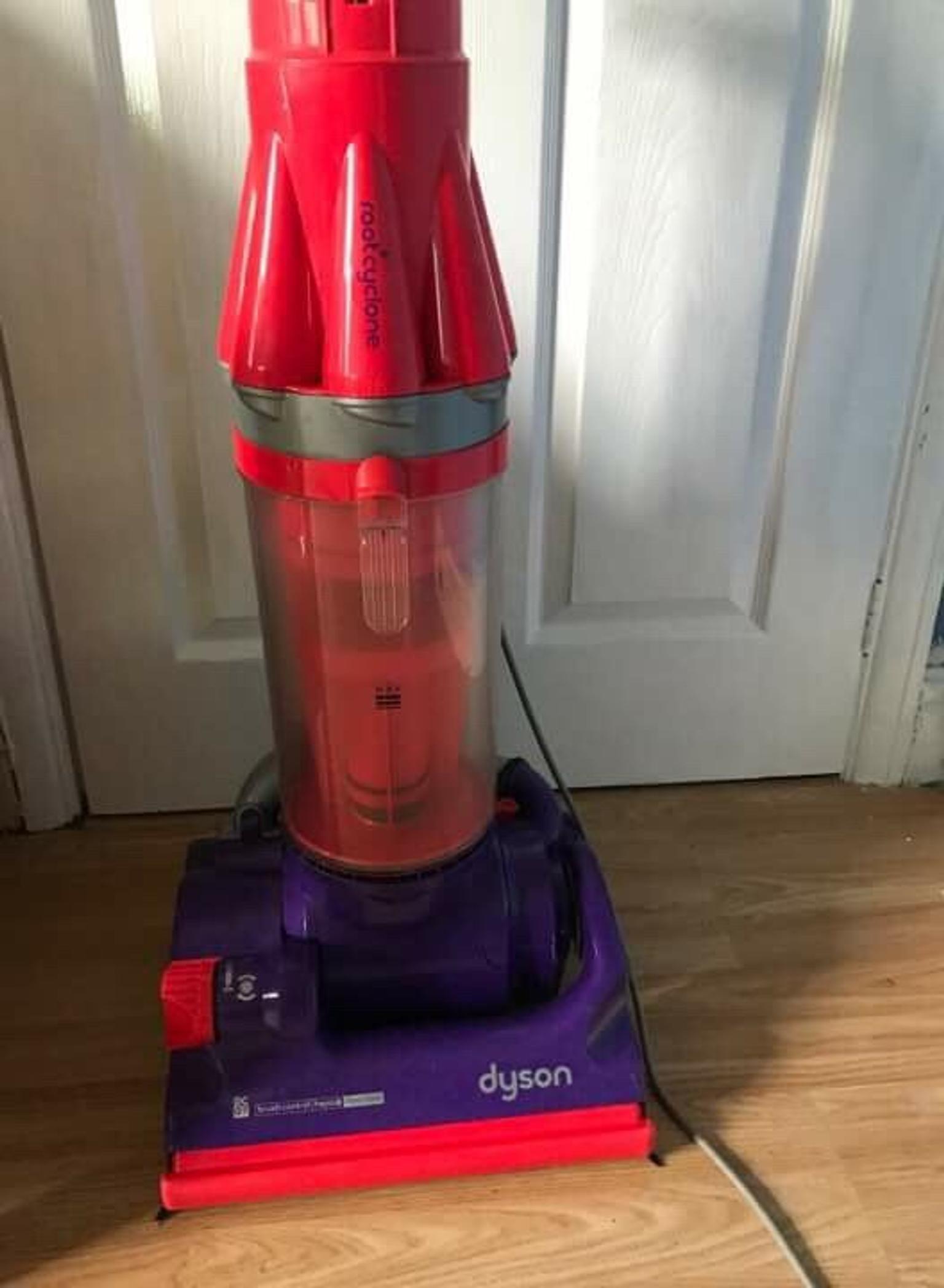 Dyson DC07 Root 8 Cyclone Upright Vacuum in WR11 Wychavon for £40.00
