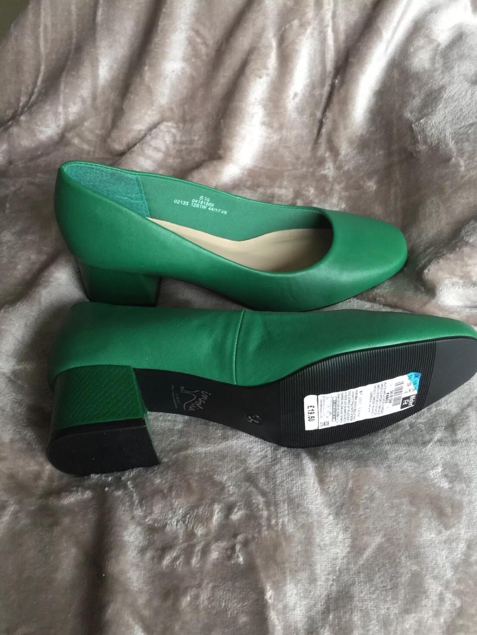 M&S Ladies Emerald Green Shoe 5 1/2W NEW in B10 Birmingham for £7.00
