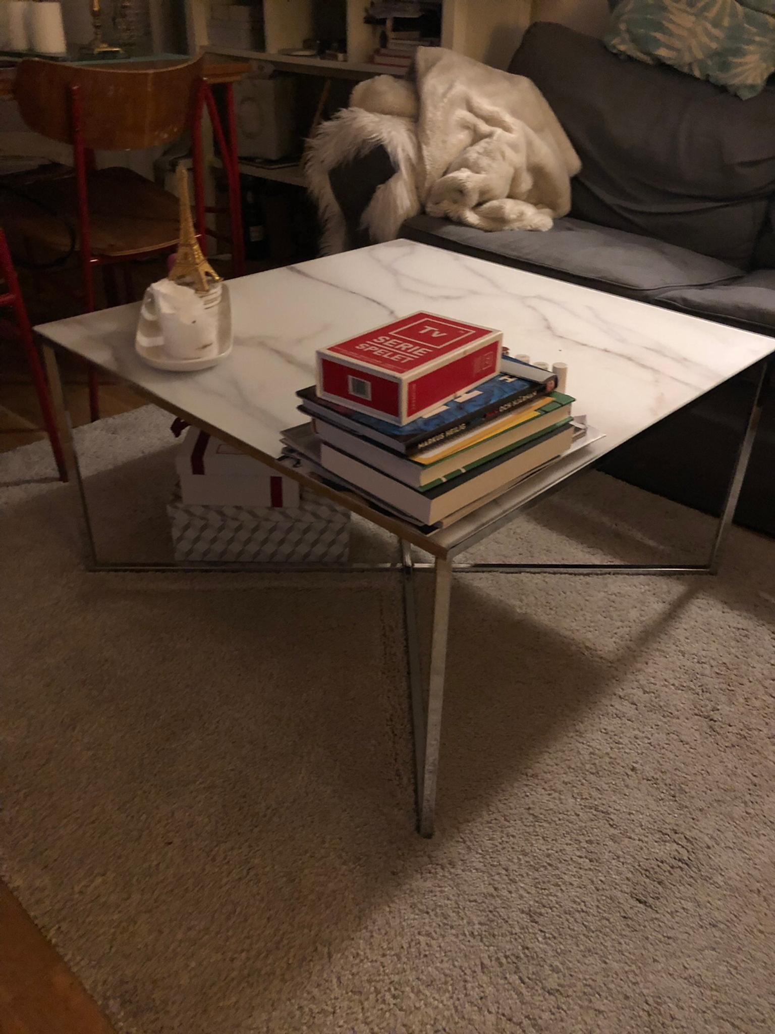 Soffbord Med Gulddetaljer Soffbord Med Gulddetaljer