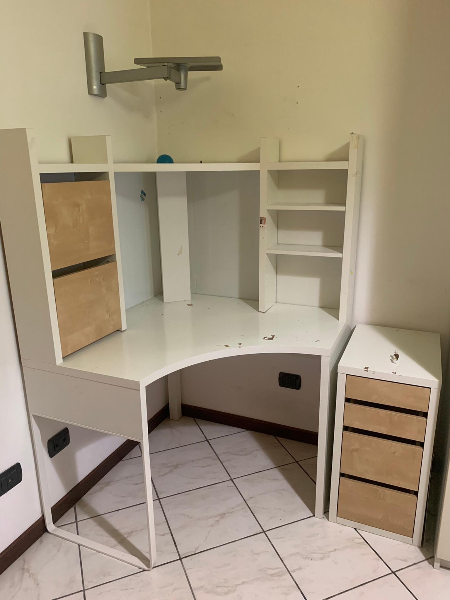 Scrivania angolare Ikea Micke in 20129 Milano for €40.00 for sale Shpock