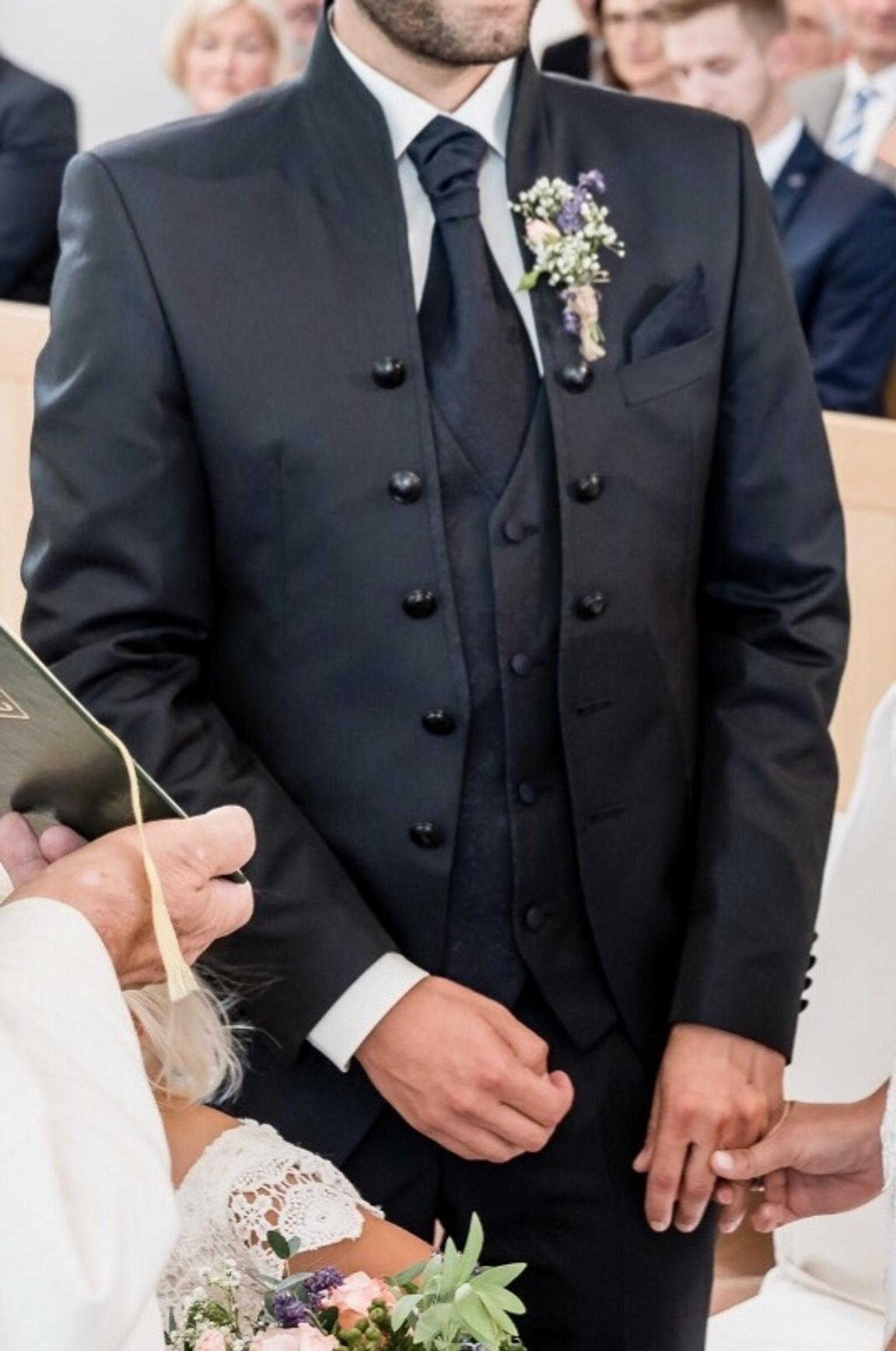 Anzug Stehkragen Hochzeit