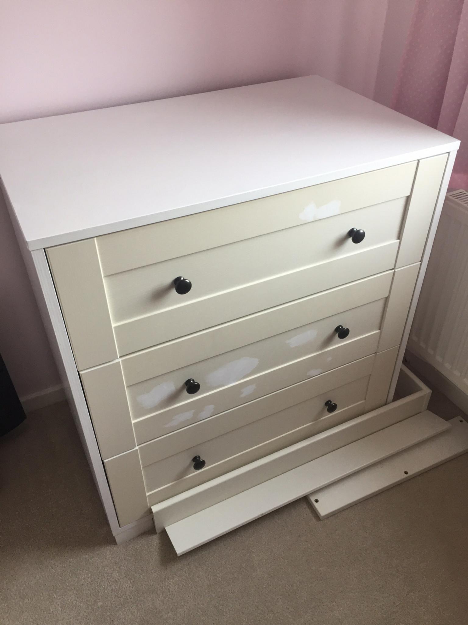 Mamas and Papas 'Harrow' Chest of Drawers in CF62 Barry for £10.00 for