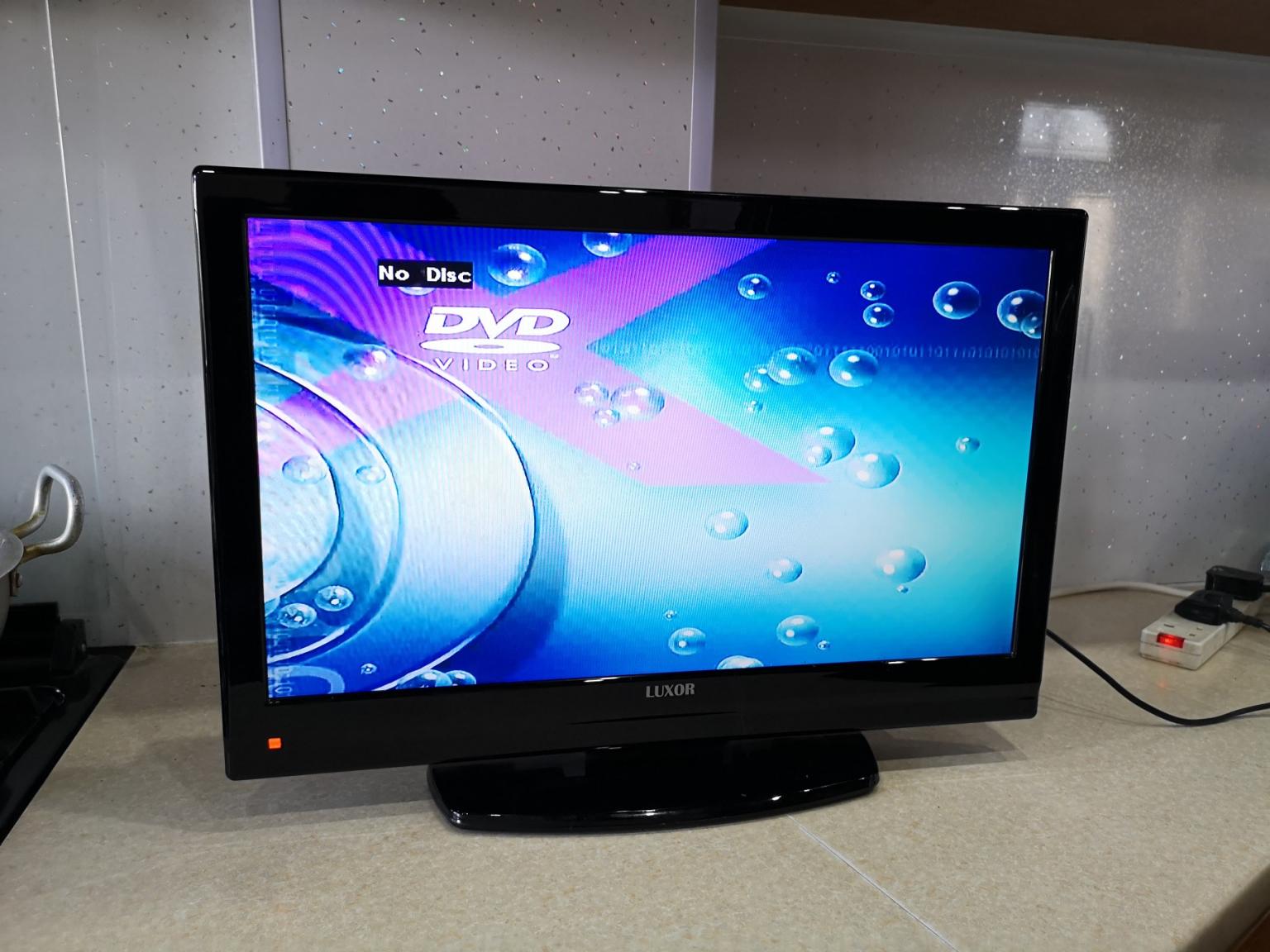 LUXOR 22" HD Ready LED TV DVD Combi & FreeVie in HX3 Calderdale for £40.00 for sale Shpock