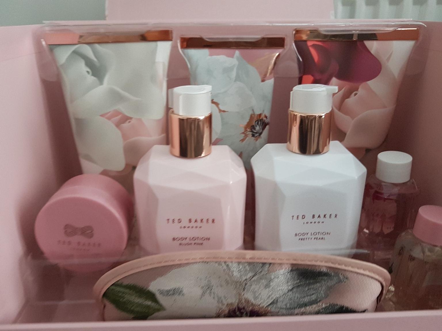 Ted Baker Opulent Suite Set in Penyffordd for £20.00 for sale Shpock