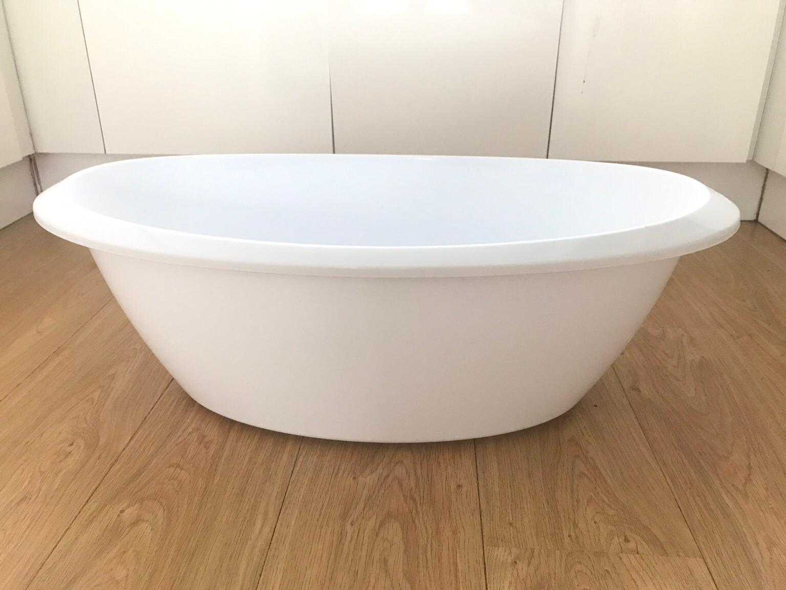 LUMA baby bathtub in TW16 London for free for sale Shpock
