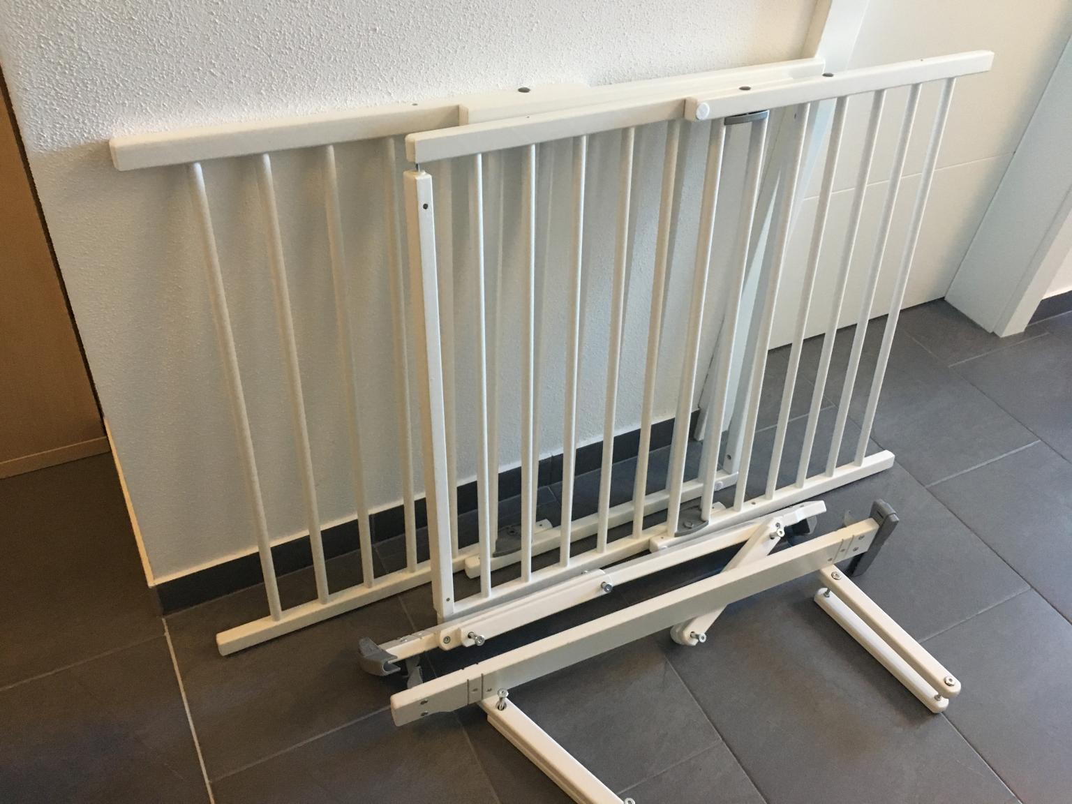 Geuther Treppenschutzgitter 2 Stk. weiß in 5242 Klafterreith für € 89