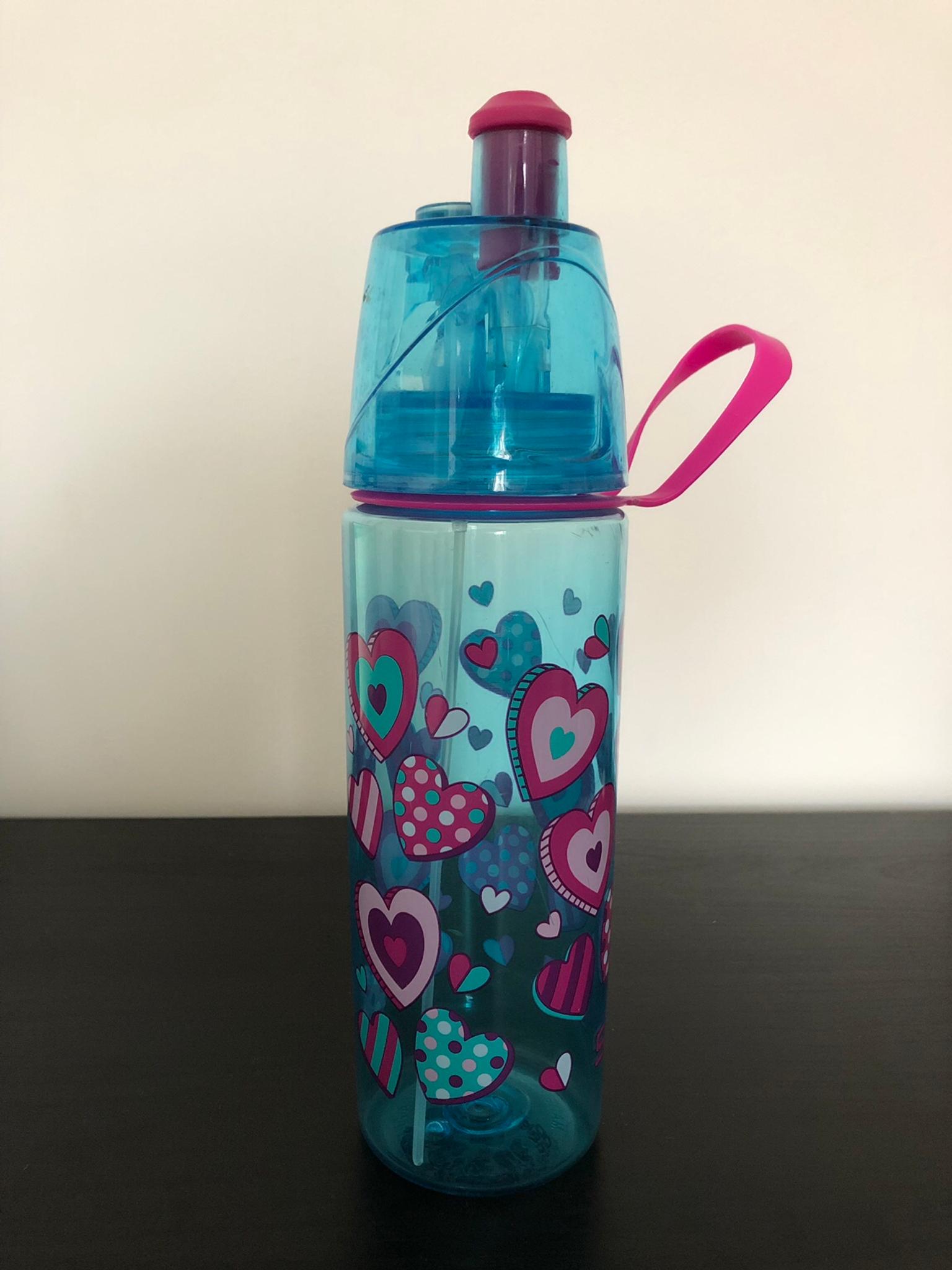 Smiggle spritz water bottle in E12 Redbridge for free for sale Shpock
