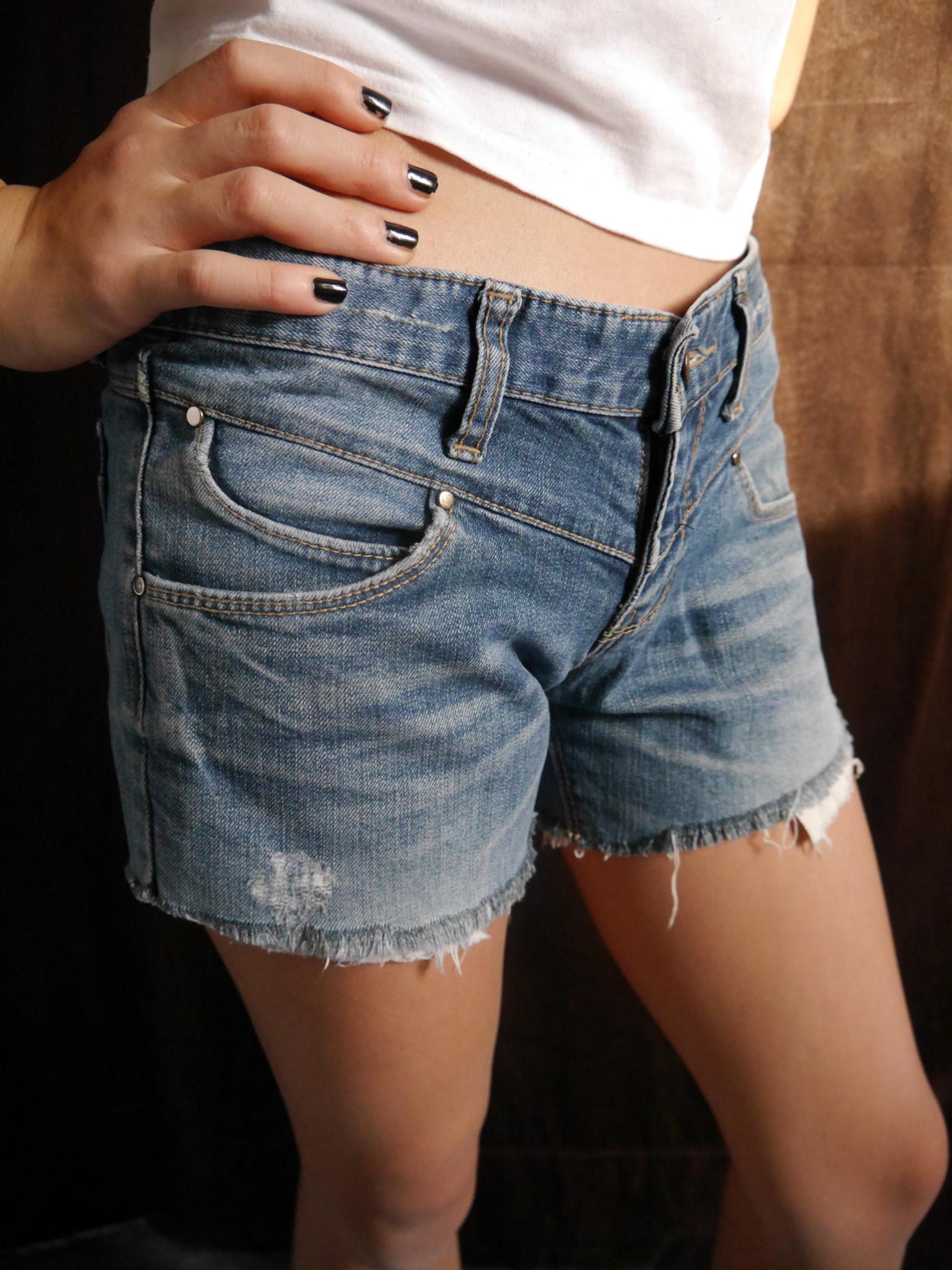 Hot Pants Jeans Mädchen Kinder Shorts in 84453 Landkreis Mühldorf am Inn for €5.00 for sale Shpock