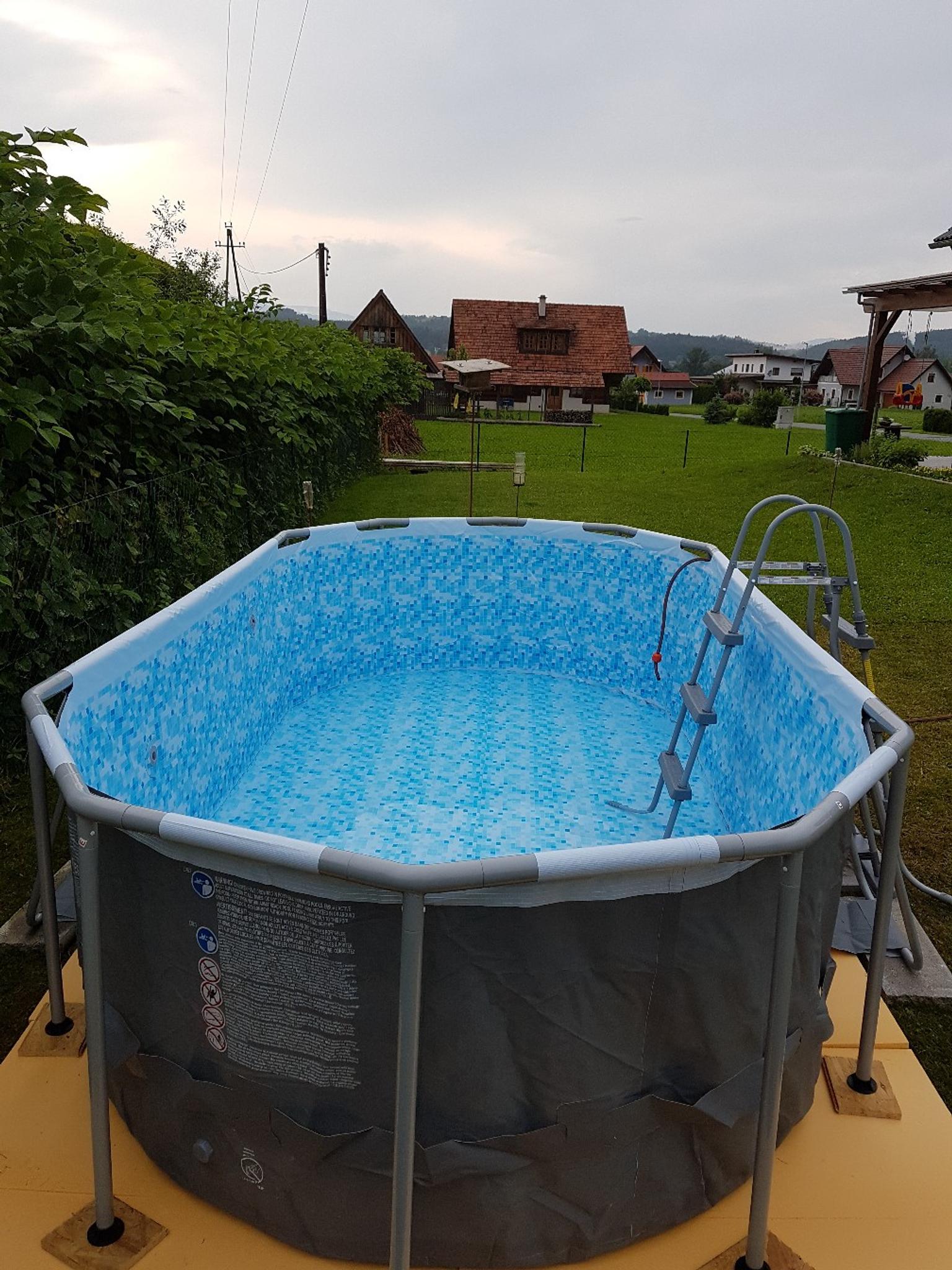 Bestway Aufstellpool Oval in 8570 St. Martin am Wöllmißberg für 300,00
