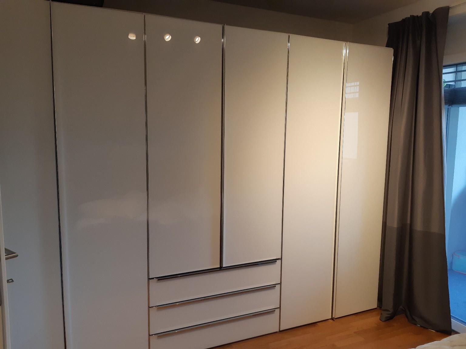 Kleiderschrank Dieter Knoll mit Tv Fach in 9020 Klagenfurt for €1,350.
