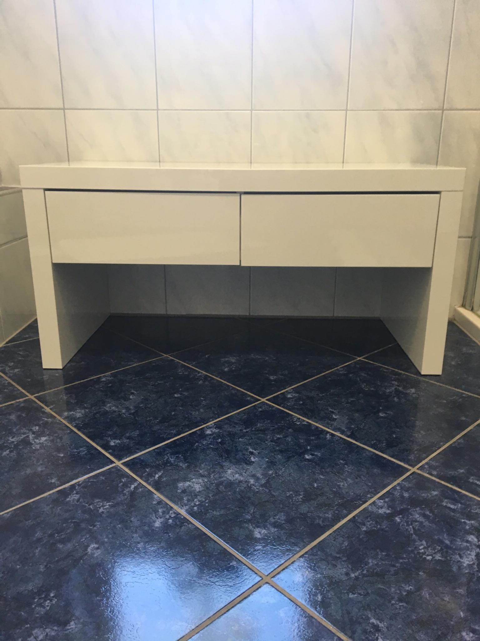 Badezimmer Bank Weiss Hochglanz