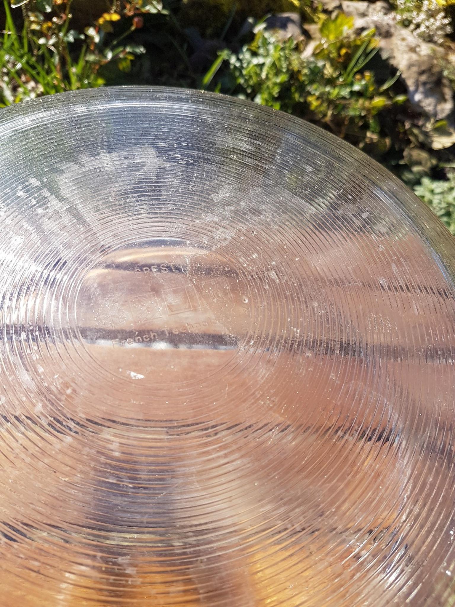 crest french technology glass mixing bowl in SK14 Tameside for £5.00