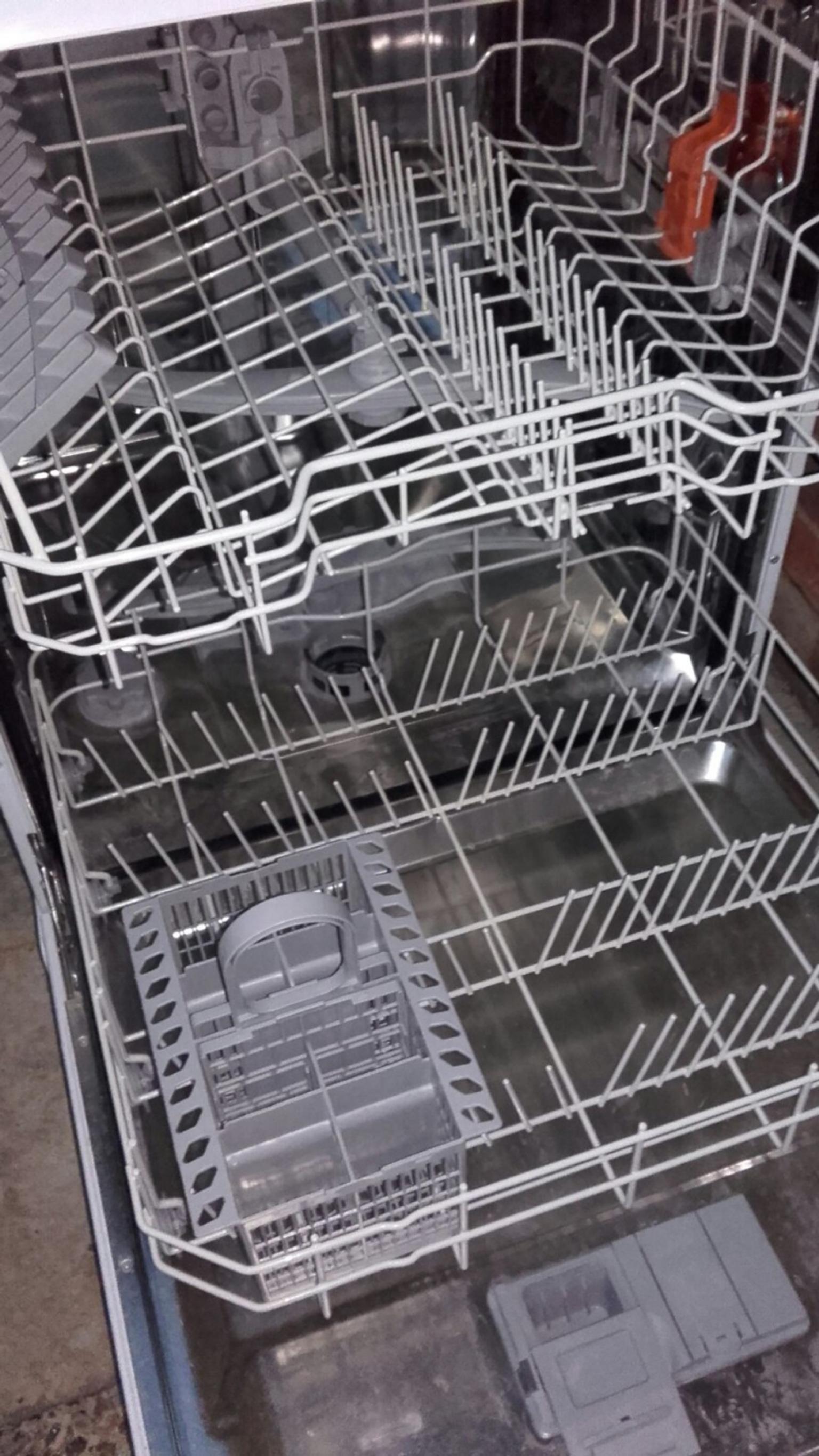 Hotpoint FDAL 11010 Under Counter Dishwasher in WD18 Watford for £58.00