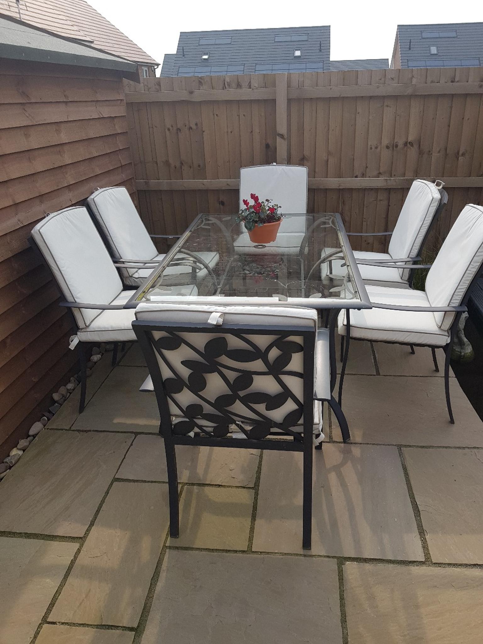 Homebase Lucca garden furniture set in NN15 Kettering for Â£200.00 for