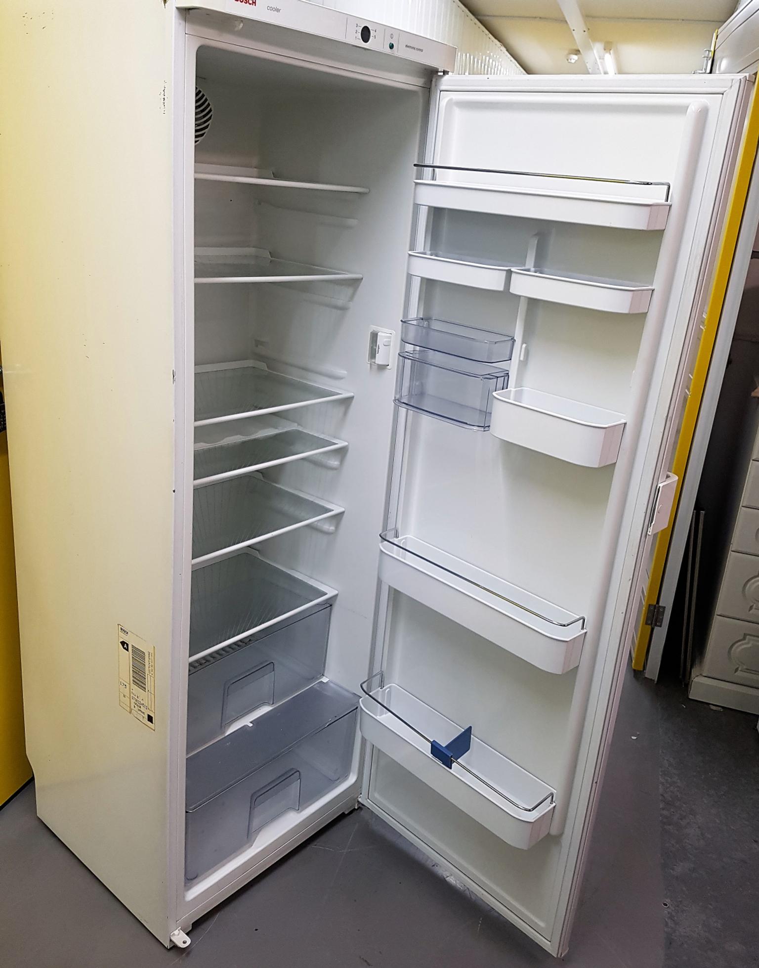 Tall Bosch Larder Fridge in TW8 London for £75.00 for sale