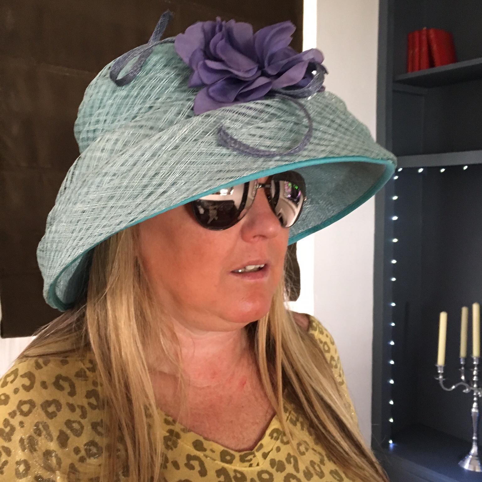 نبلات إعطاء ماركسي selfridges wedding hats
