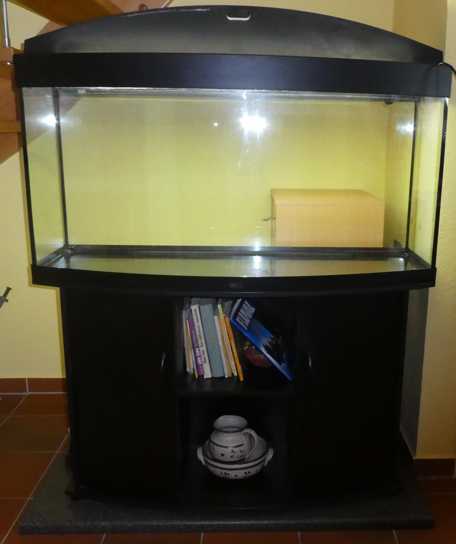 Panoramaaquarium Juwel mit Unterschrank in 14776