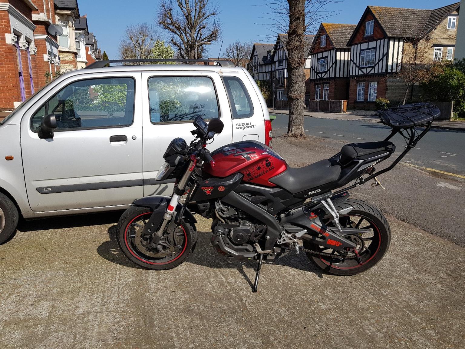 Yamaha mt125 / yzf r125 top box rack ex in SM1 Sutton for