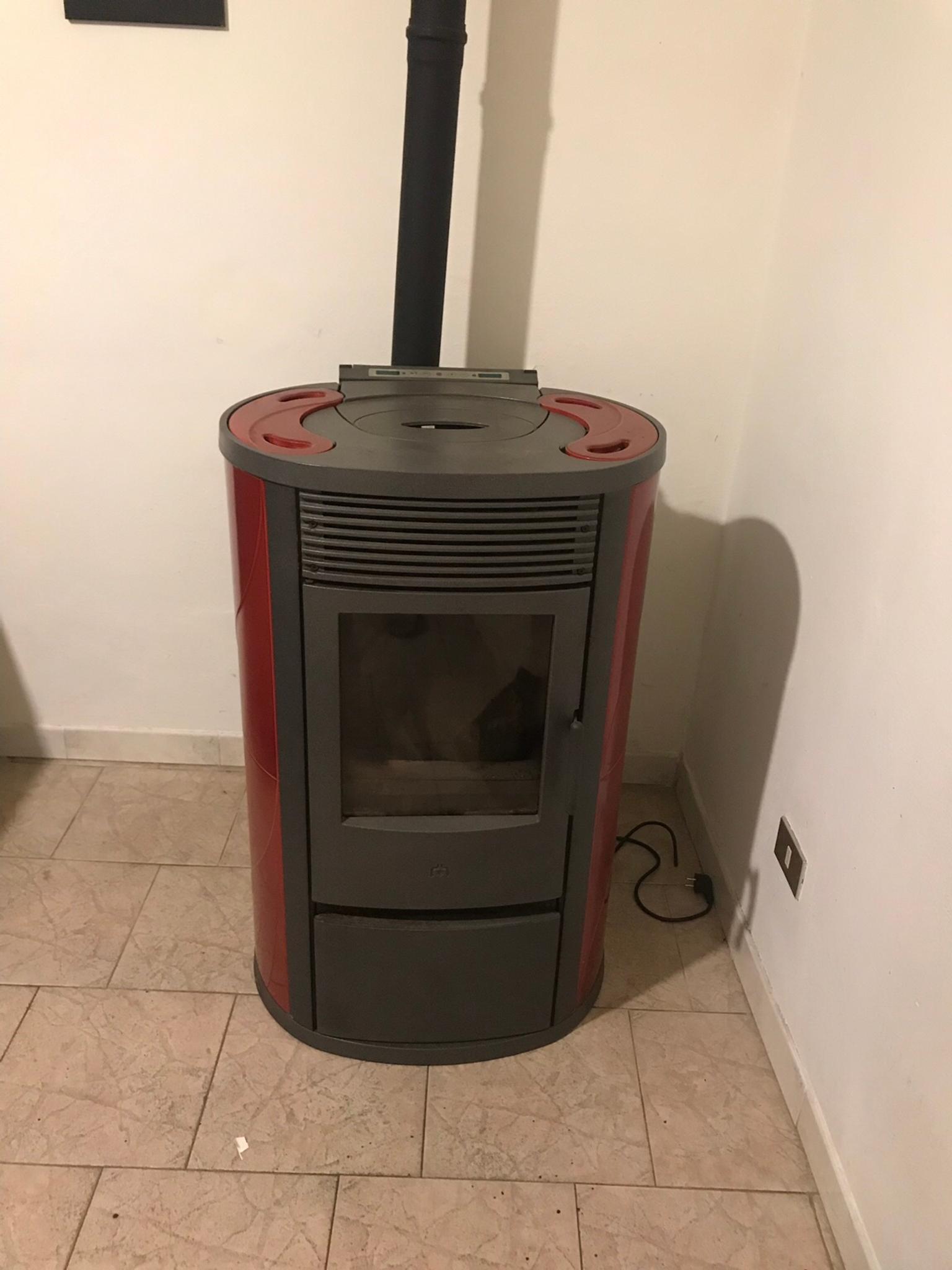 Stufa a Pellet edilkamin iris plus 9 kw in 28923 Cambiasca for €550.00