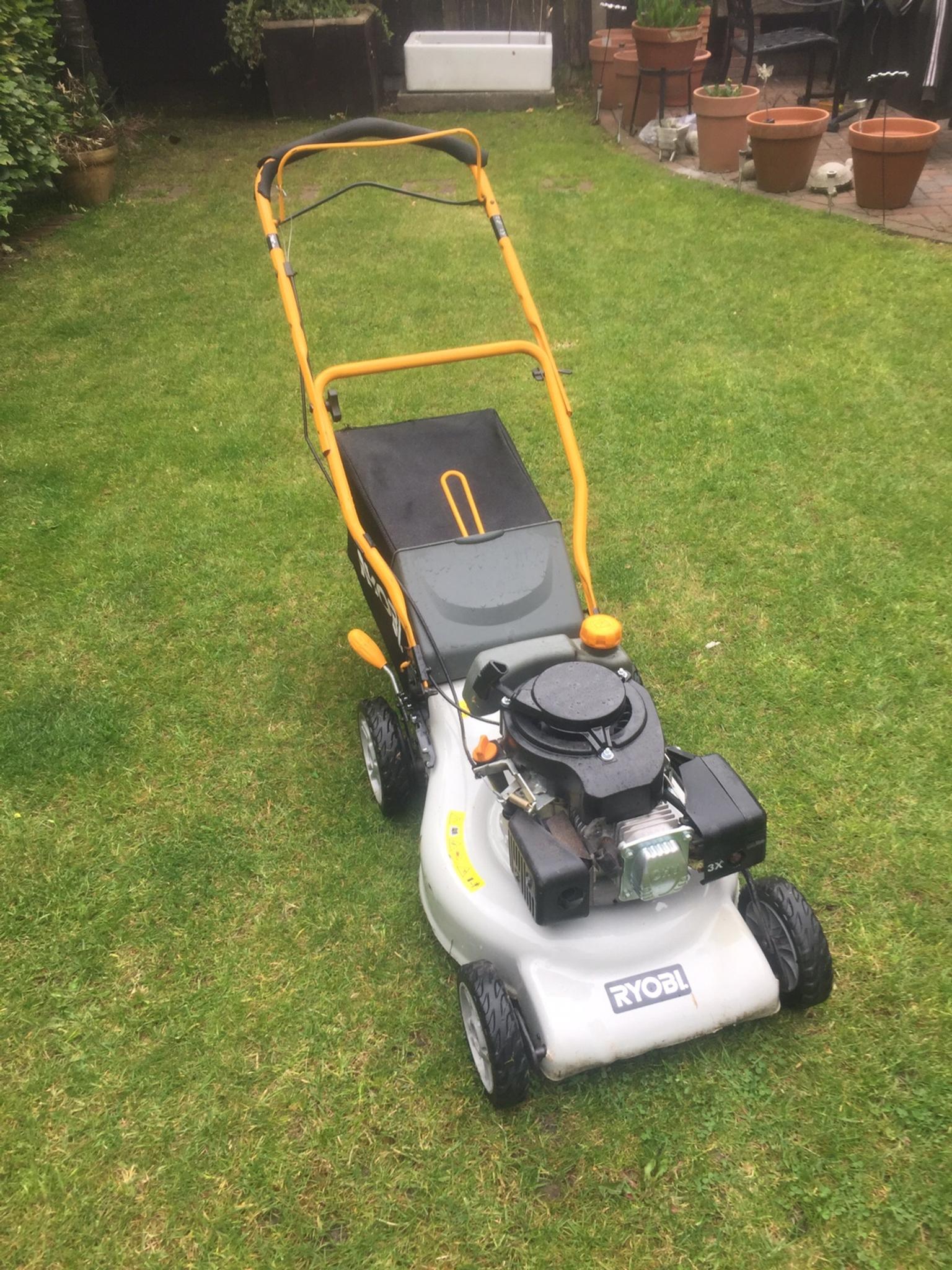 Ryobi self propelled petrol lawnmower in M7 Salford for £95.00 for sale