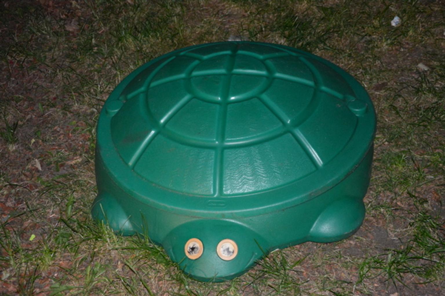 Little Tikes Turtle Sandbox Sand Pit in NW11 London