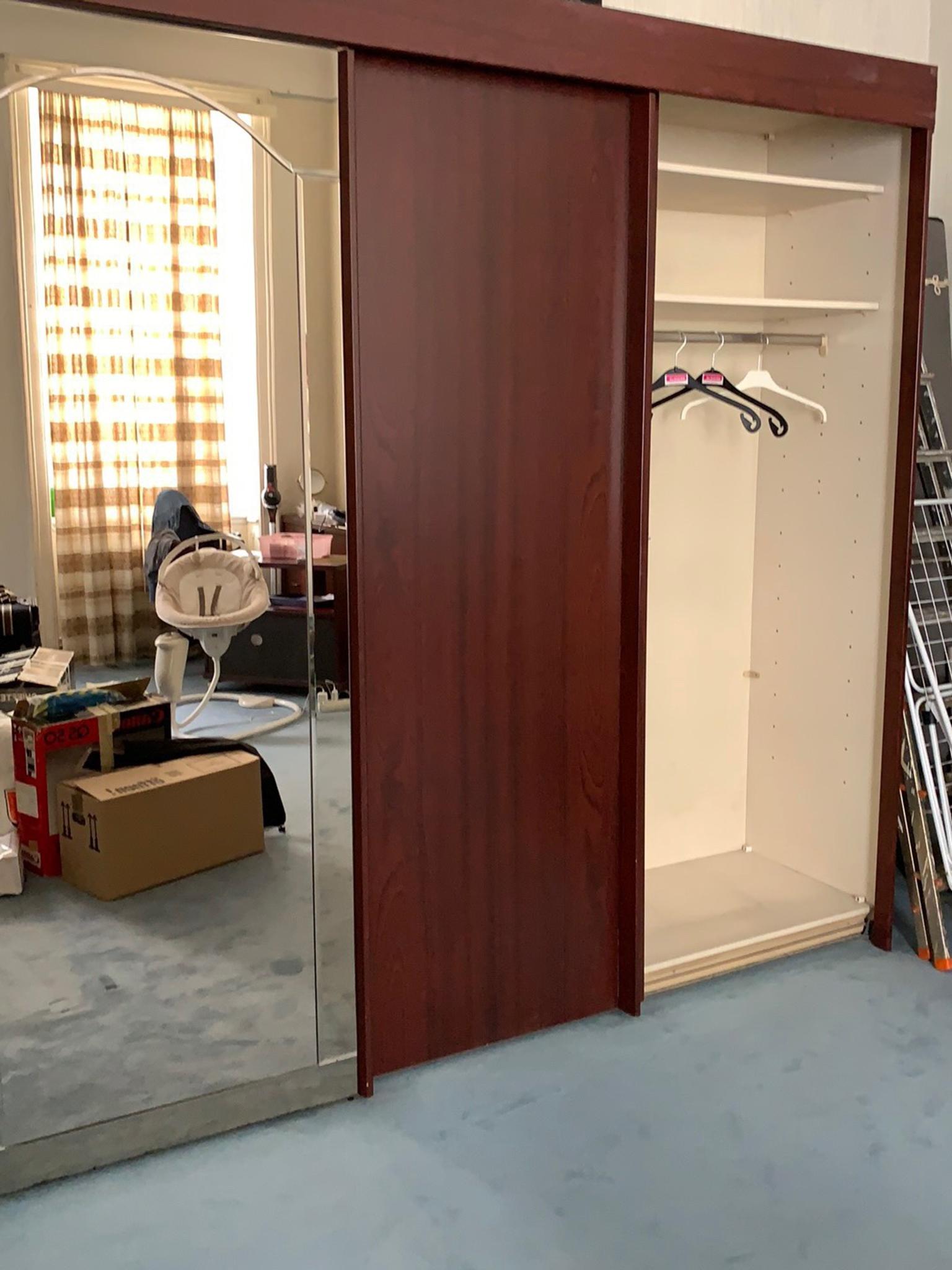 Kleiderschrank zu verschenken in 1020 Wien für gratis zum