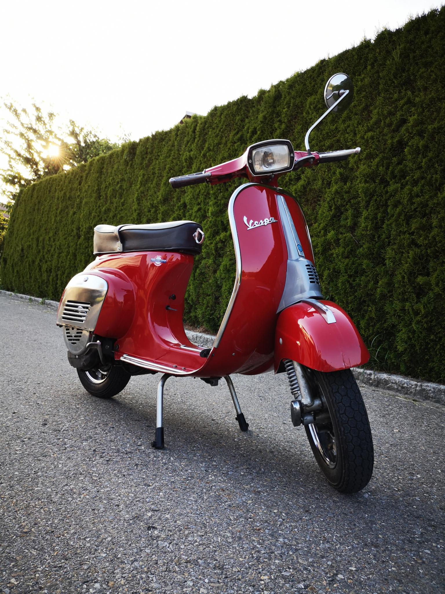 Vespa 50 Special Moped, Oldtimer, rot in 6833 Klaus für € 2.790,00 zum
