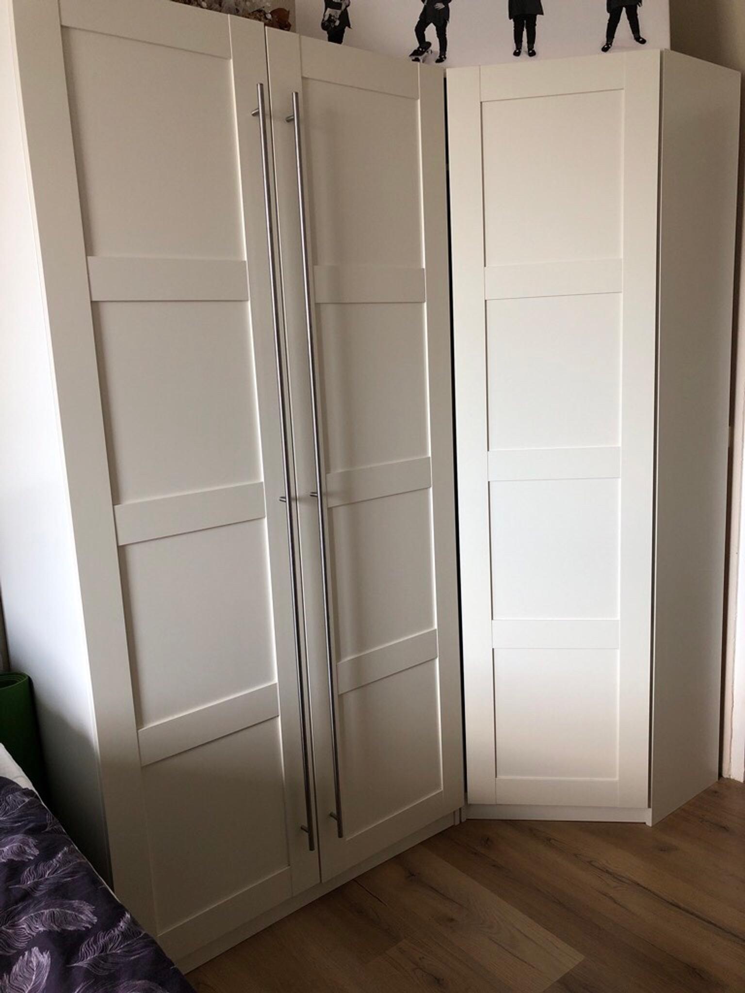 Ikea Pax Kleiderschrank m. Ecke & Beleuchtung in 12689 Berlin for €230.