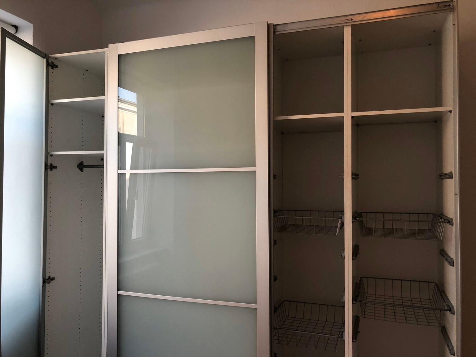 Ikea Pax Kleiderschrank in 5202 Neumarkt am Wallersee für € 200,00 zum