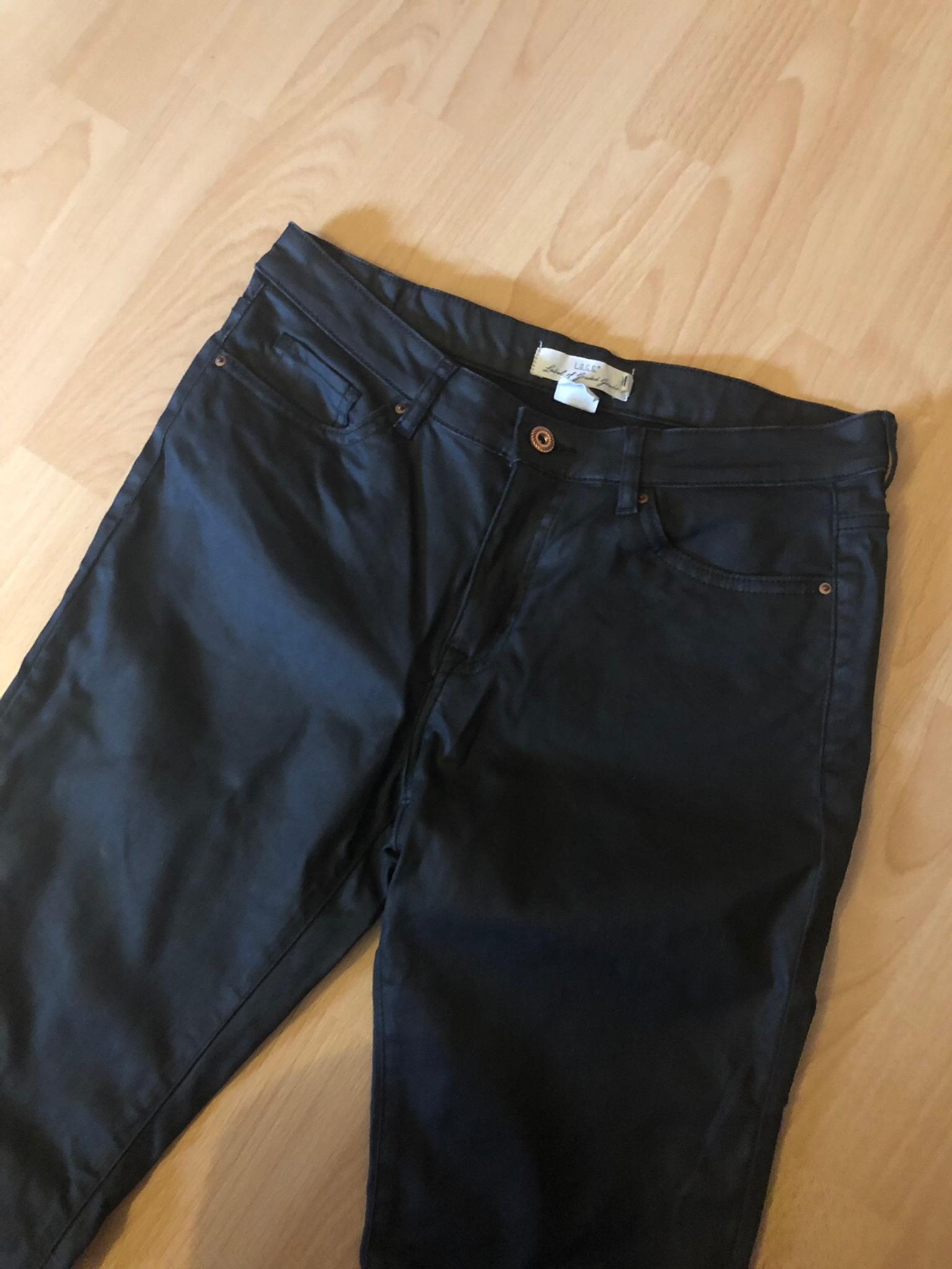 schwarze hose l.o.g.g