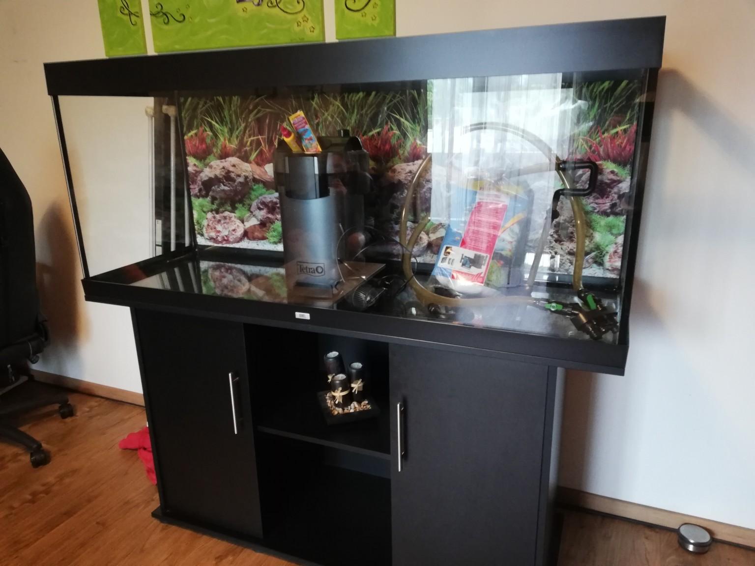 Aquarium mit Unterschrank in für € 430,00 zum Verkauf