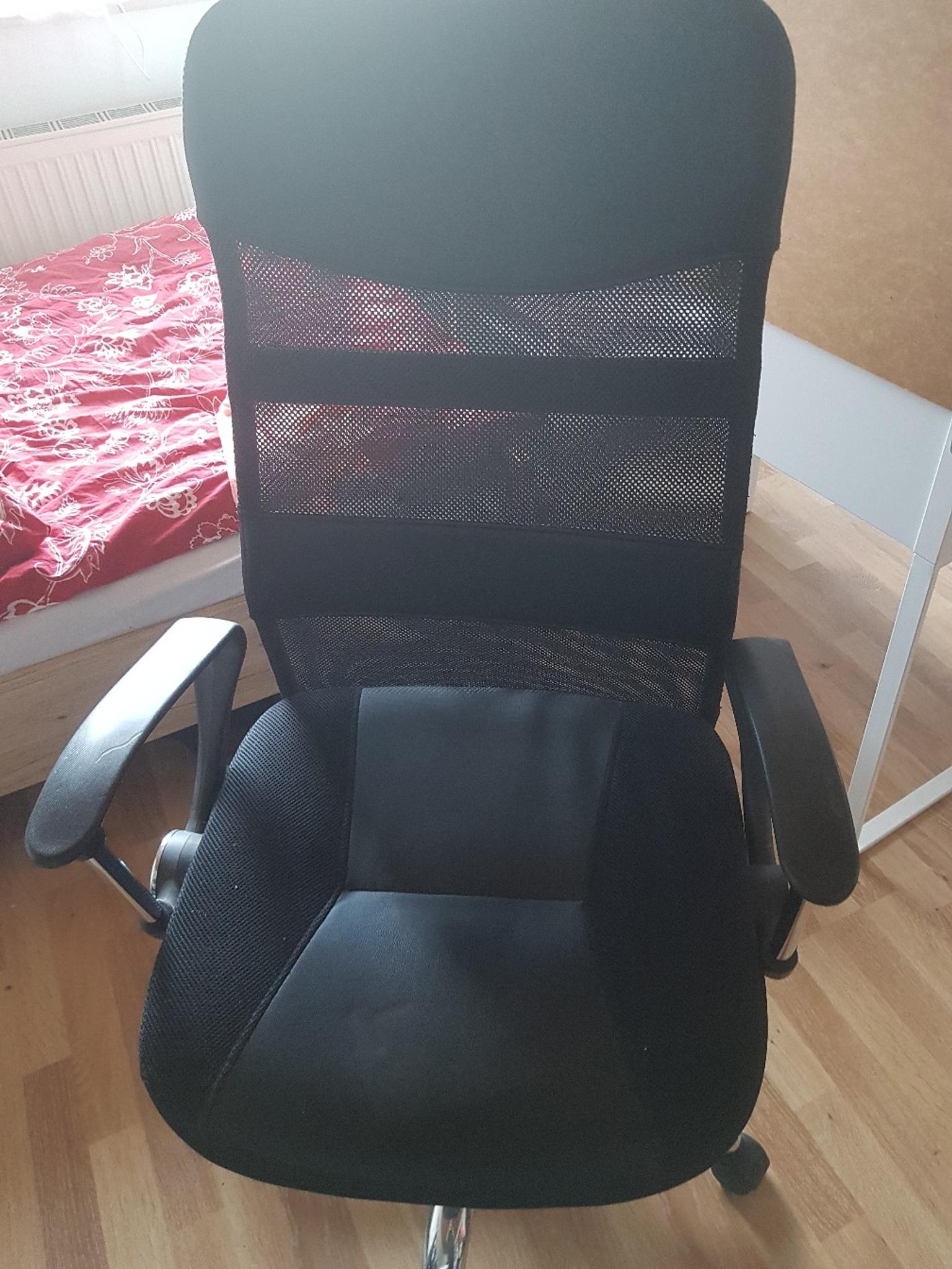 Schreibtisch mit Schreibtischstuhl in 77836 Rheinmünster für 65,00