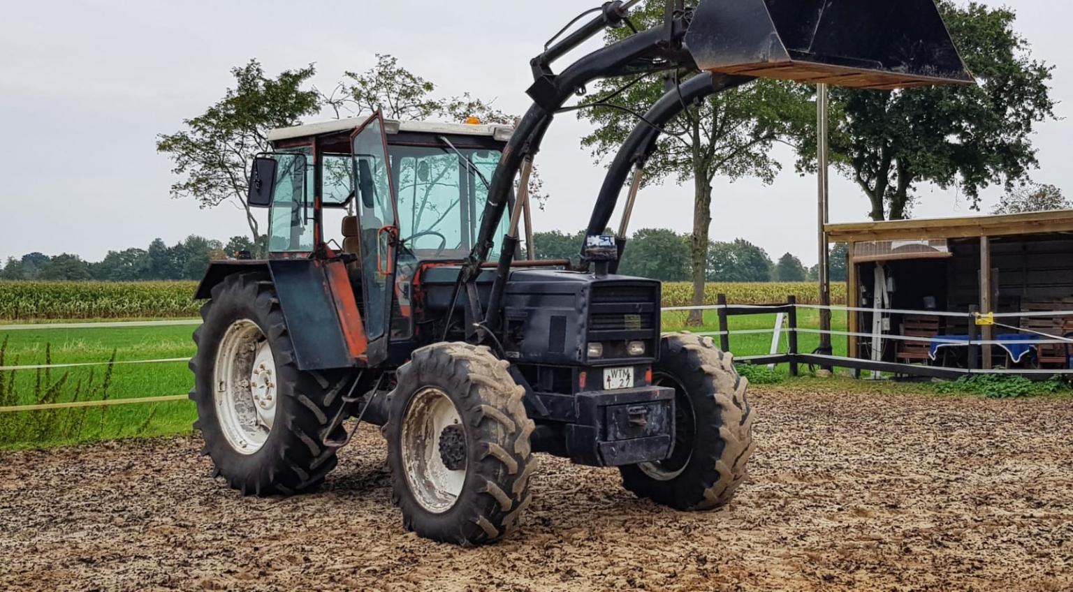 Trecker schlepper traktor renault 11514 in 26826 Weener für 5.800,00
