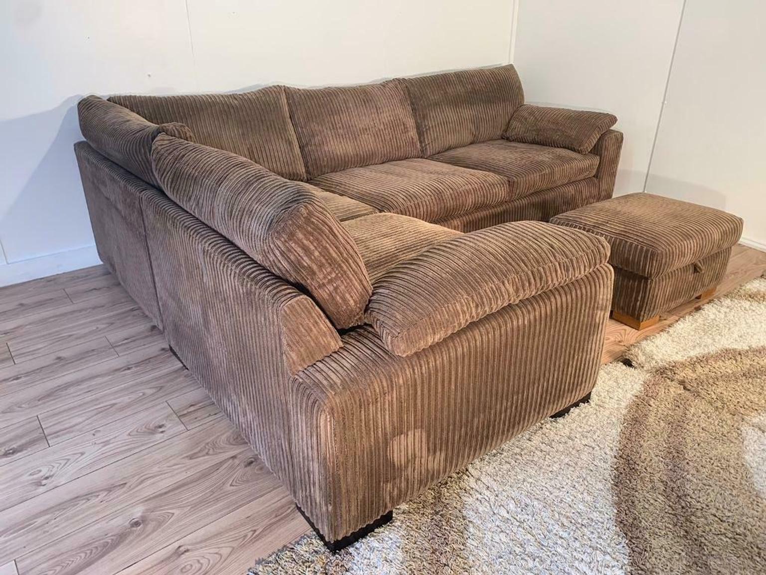 Light Brown corner sofa set /free delivery in SW8 London for £320.00