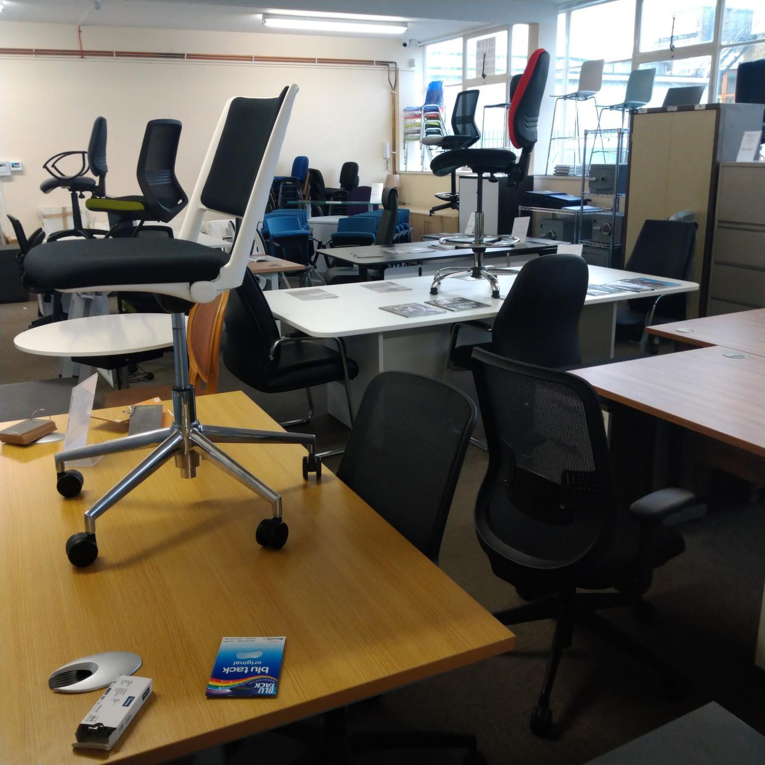TOP OFFICE FURNITURE BRANDS CHEAP in CM20 Harlow for £35.00 for sale